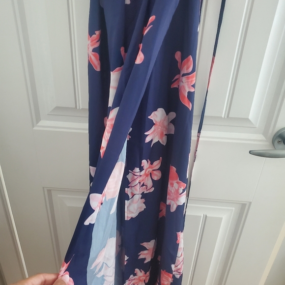Beautiful maxi dress and navy blue and flower print - Picture 3 of 5